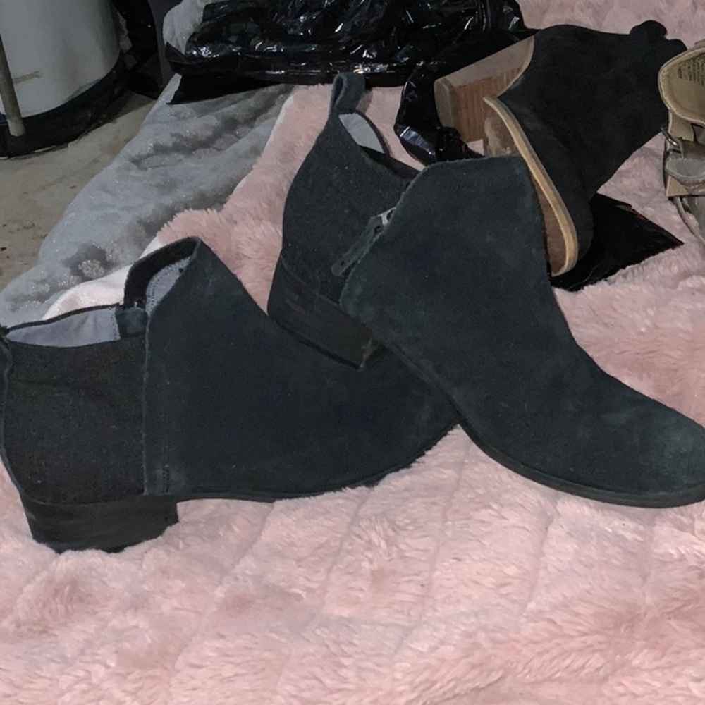 Toms suede ankle boots